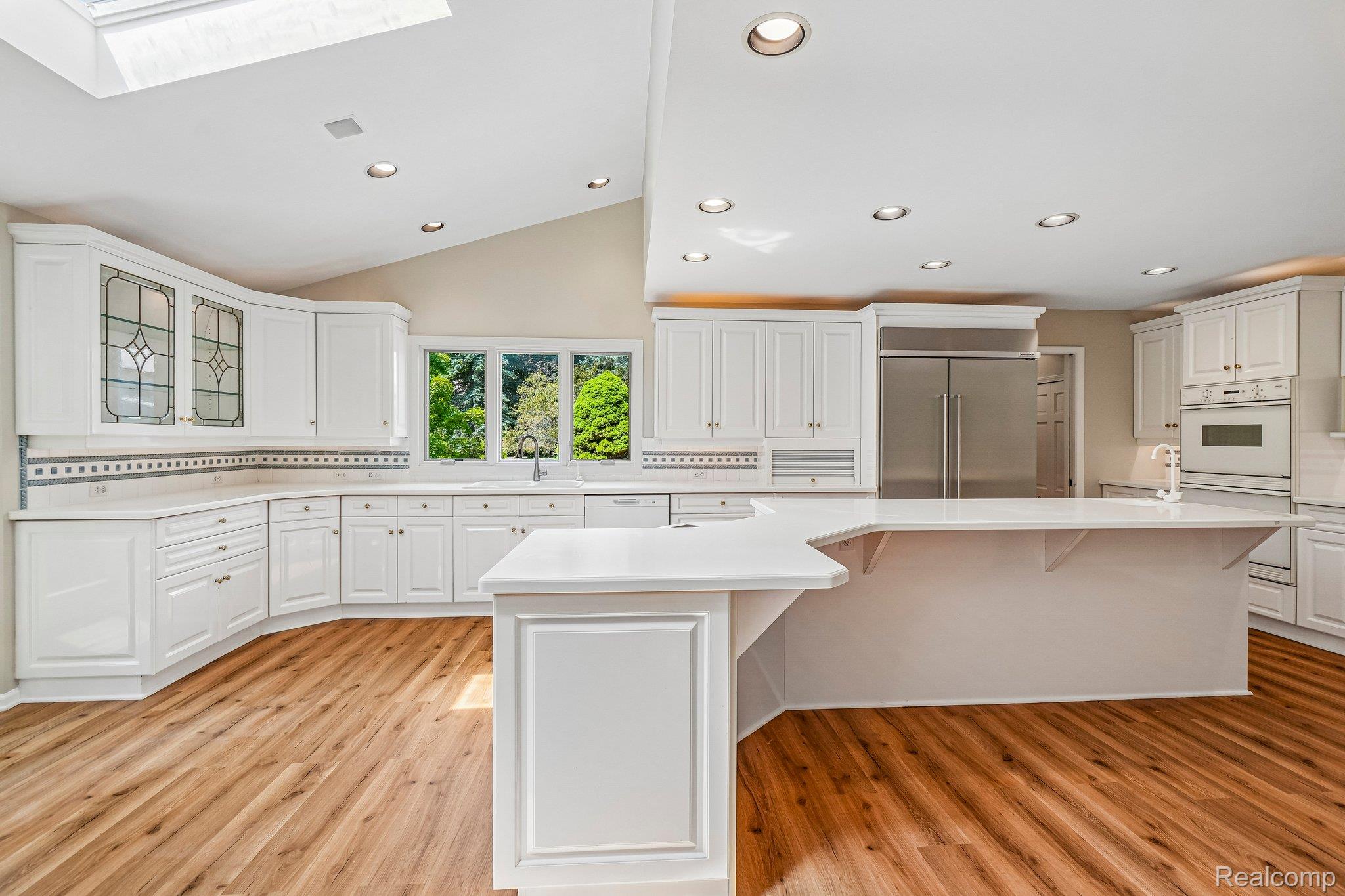 4523 Rivers Edge Drive Troy, MI 48098 - Photo 13 of 69 10-web-or-mls-- 4523 Rivers Edge Dr-S0808-010.jpg