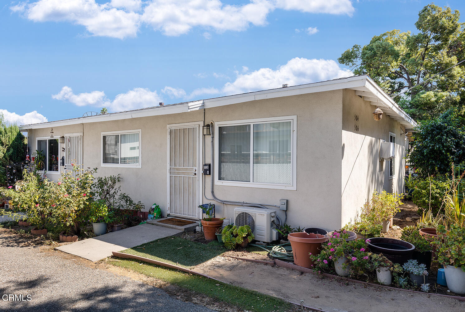 504 North Catalina Avenue Pasadena, CA 91106 - Photo 19 of 42 a front view of a house with yard