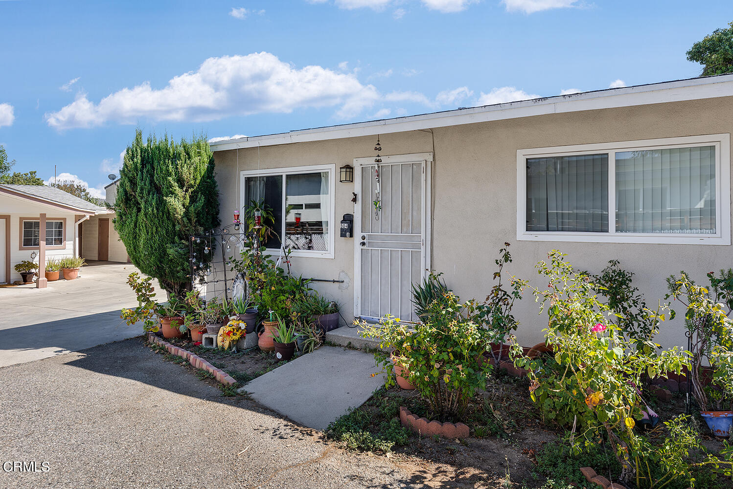 504 North Catalina Avenue Pasadena, CA 91106 - Photo 20 of 42 front view of a house with a yard