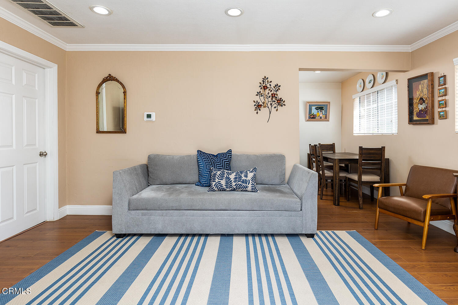 504 North Catalina Avenue Pasadena, CA 91106 - Photo 6 of 42 a living room with furniture