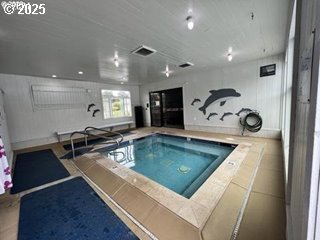 1601 Rhododendron Drive, Unit 518 Florence, OR 97439 - Photo 36 of 39 Hot Tub
