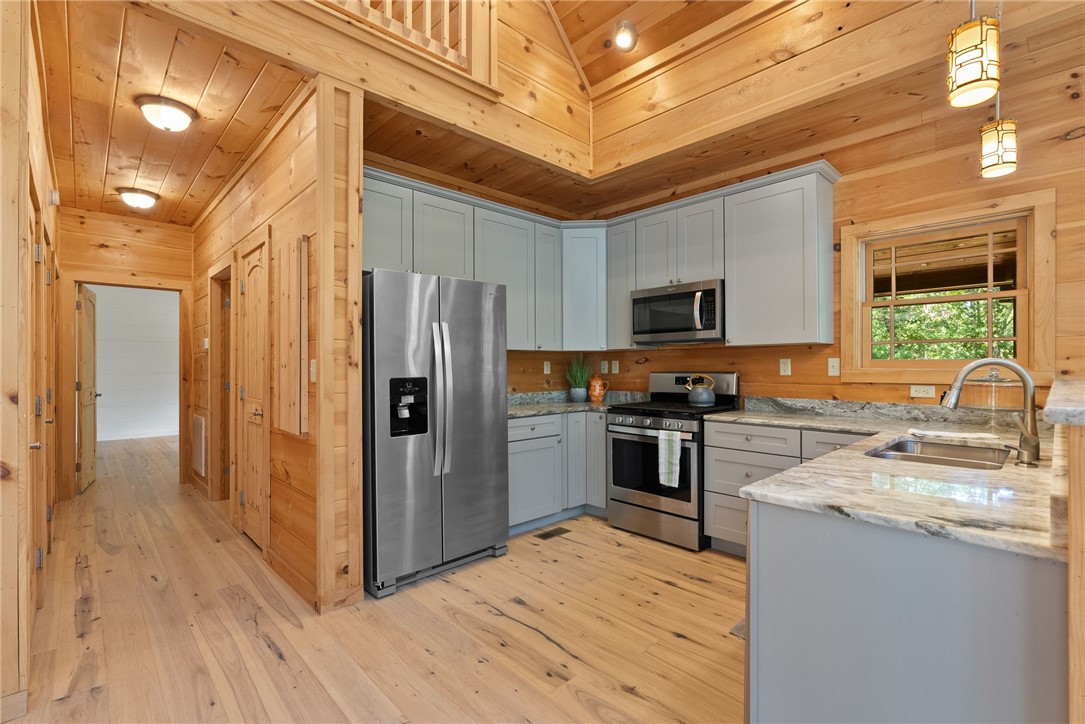 711 Scharlin Drive Pickens, SC 29671 - Photo 10 of 50 Kitchen