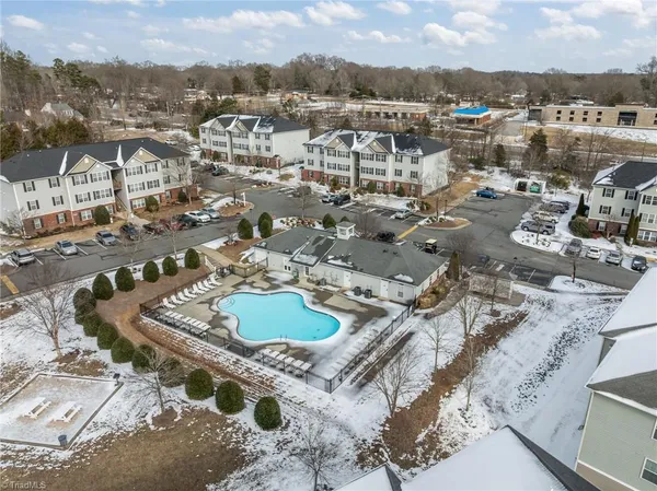 $169,000 | 1625 Cherry Blossom Lane, Unit 304, Winston-Salem, NC 27127