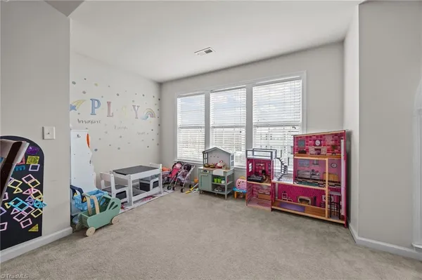 $169,000 | 1625 Cherry Blossom Lane, Unit 304, Winston-Salem, NC 27127