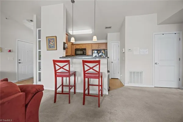 $169,000 | 1625 Cherry Blossom Lane, Unit 304, Winston-Salem, NC 27127