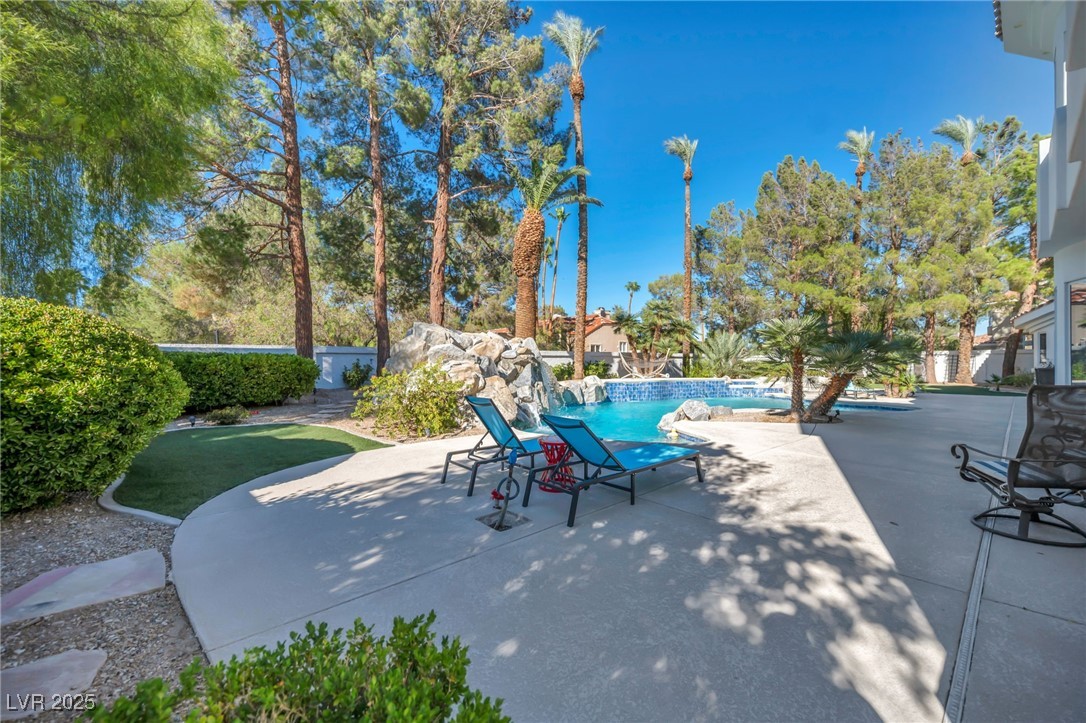 10 Innisbrook Avenue Las Vegas, NV 89113 - Photo 48 of 65