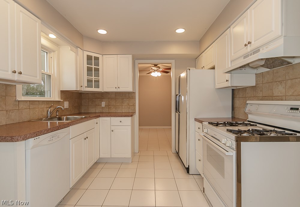 1555 Edgefield Road Lyndhurst, OH 44124 - Photo 7 of 25