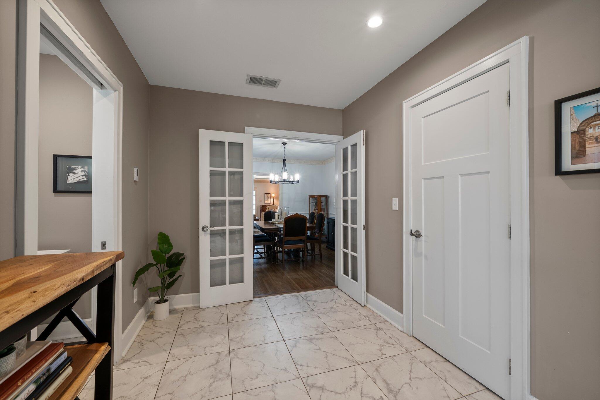 130 West Beaumont Road Columbus, OH 43214 - Photo 39 of 71 DSC07418