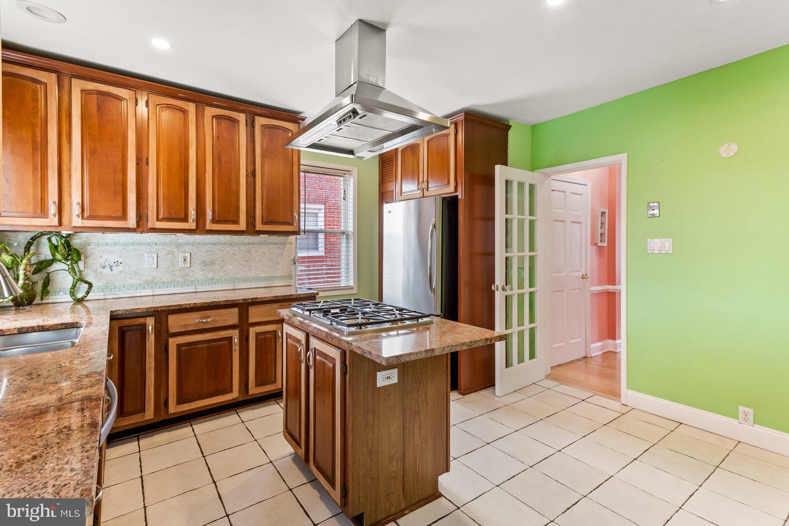 205 South Exeter Street Baltimore, MD 21202 - Photo 11 of 58 Third Floor Kitchen
