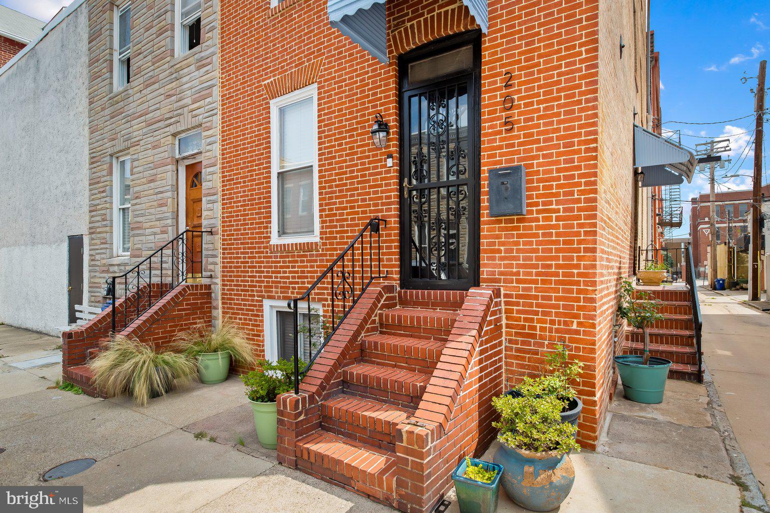 205 South Exeter Street Baltimore, MD 21202 - Photo 2 of 58