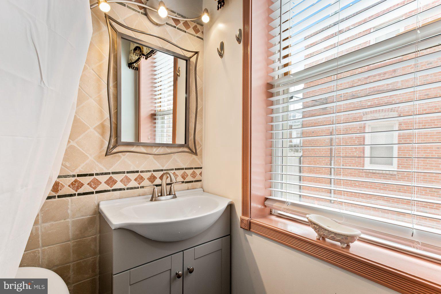 205 South Exeter Street Baltimore, MD 21202 - Photo 40 of 58 1st Floor Full Bath