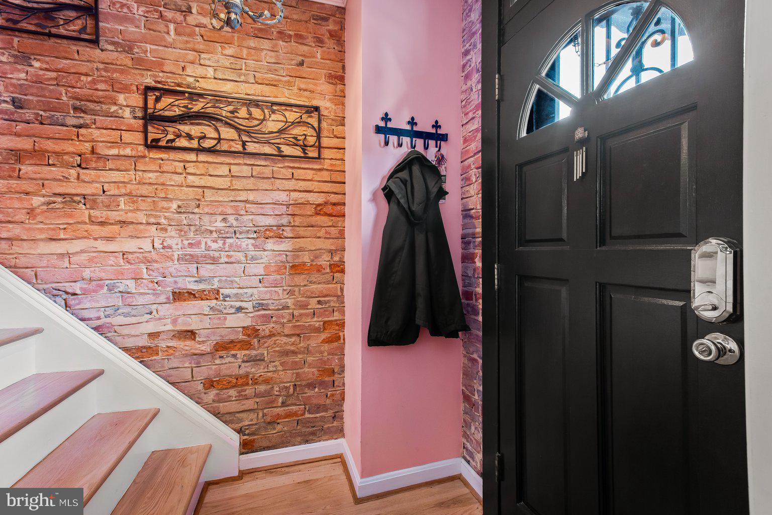 205 South Exeter Street Baltimore, MD 21202 - Photo 58 of 58 Foyer with Sep Entrances