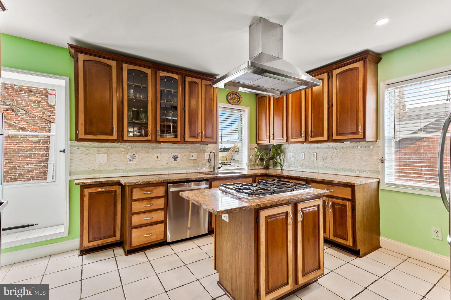 205 South Exeter Street Baltimore, MD 21202 - Photo 9 of 58 Third Floor Kitchen