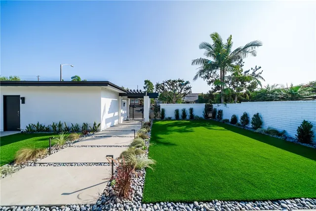 $2,995,000 | 19741 Quiet Bay Lane, Huntington Beach, CA 92648