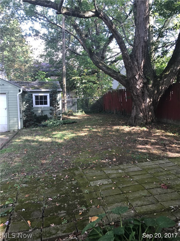 1195 Brentwood Road Cleveland, OH 44121 - Photo 3 of 11