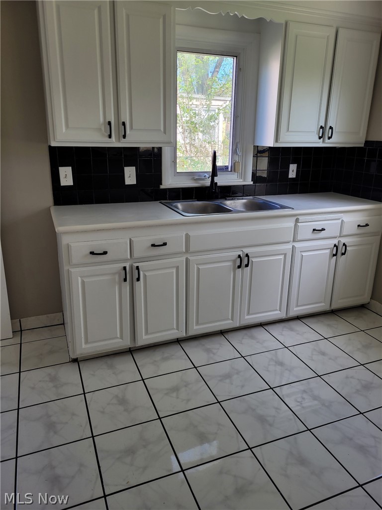 3994 Suffolk Road South Euclid, OH 44121 - Photo 4 of 15