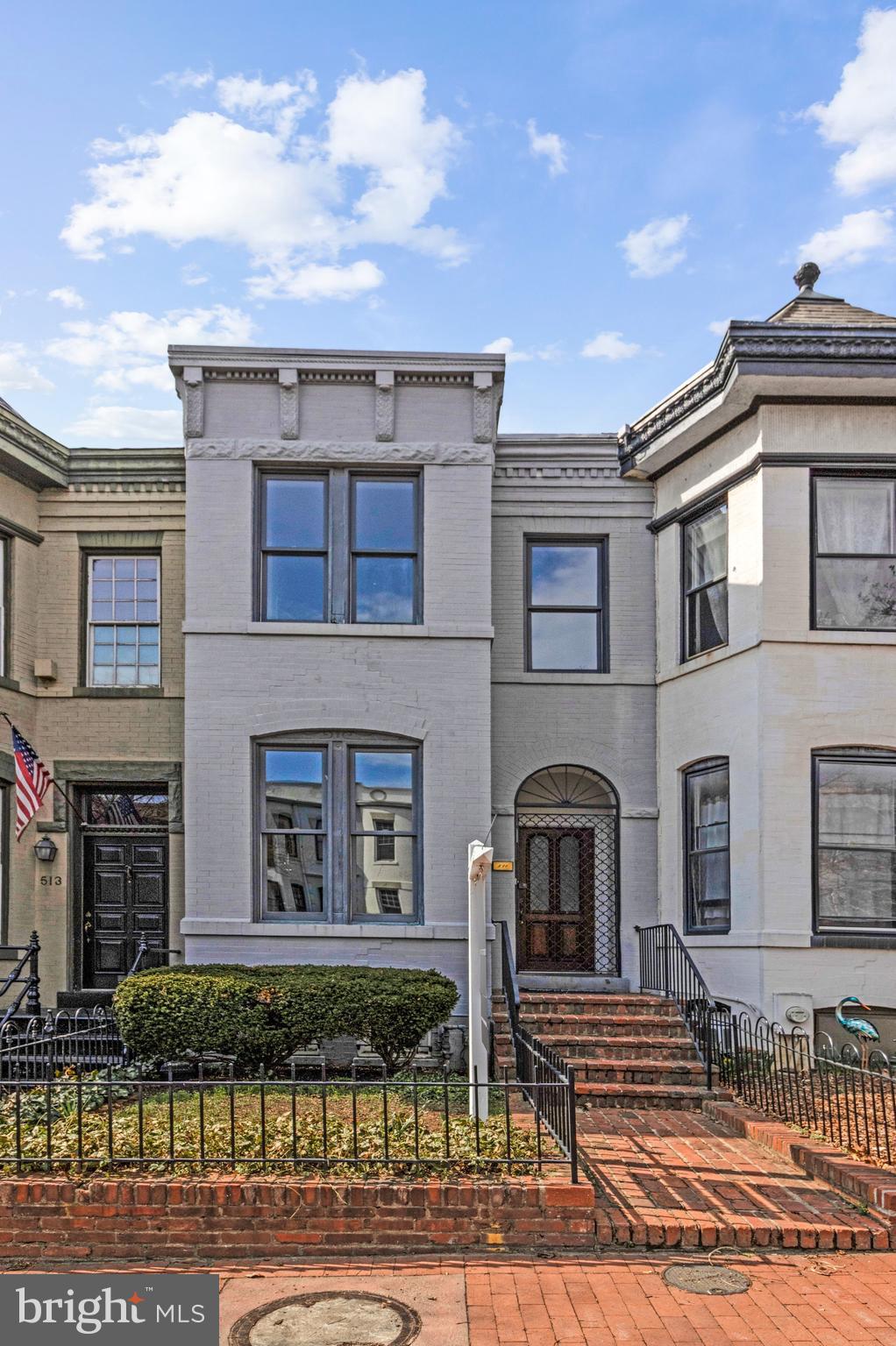 511 2nd Street Southeast Washington, DC 20003 - Photo 2 of 32 511 2nd ST SE!