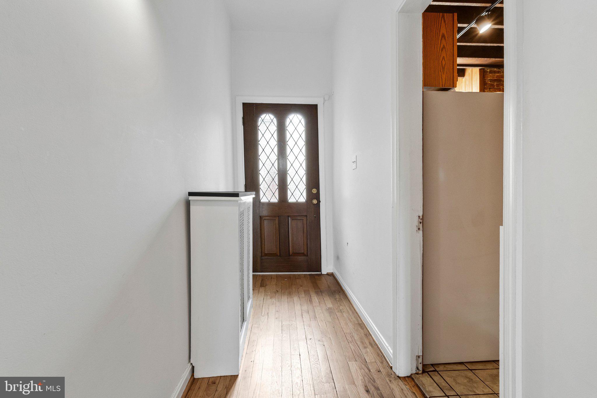 511 2nd Street Southeast Washington, DC 20003 - Photo 4 of 32 Front entry with historic door.