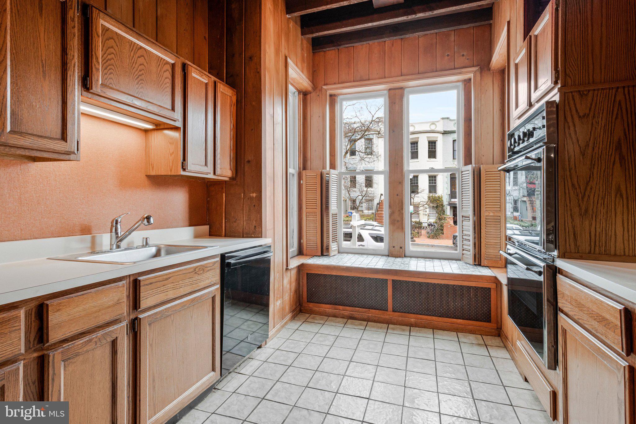 511 2nd Street Southeast Washington, DC 20003 - Photo 6 of 32 Tall ceilings, 4 bright windows.