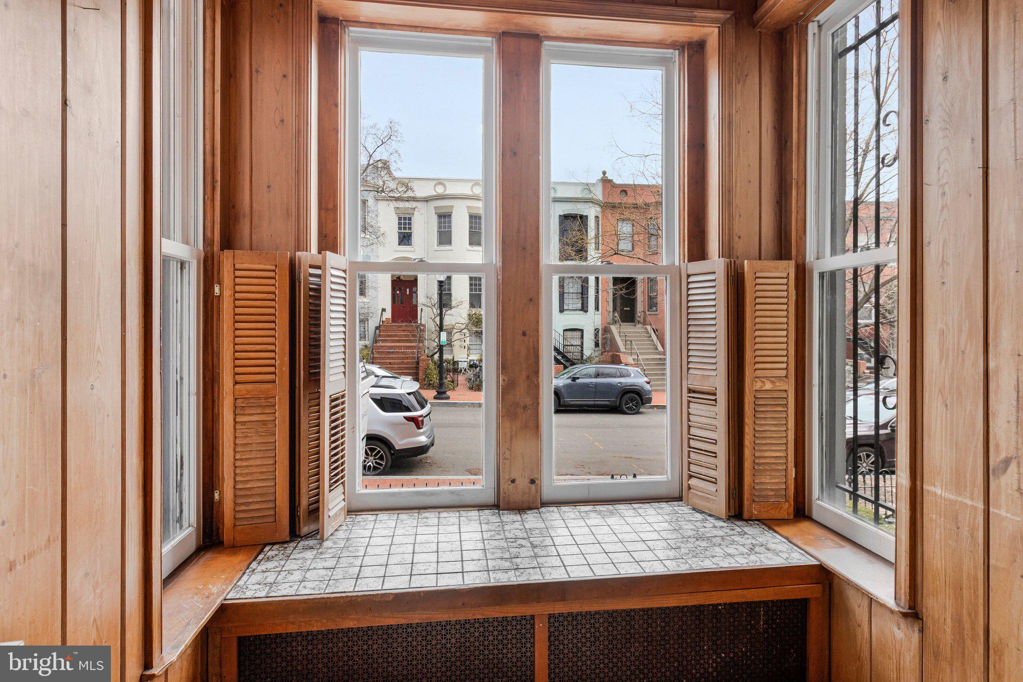 511 2nd Street Southeast Washington, DC 20003 - Photo 7 of 32 Perfect spot to sit and watch the world walk by.