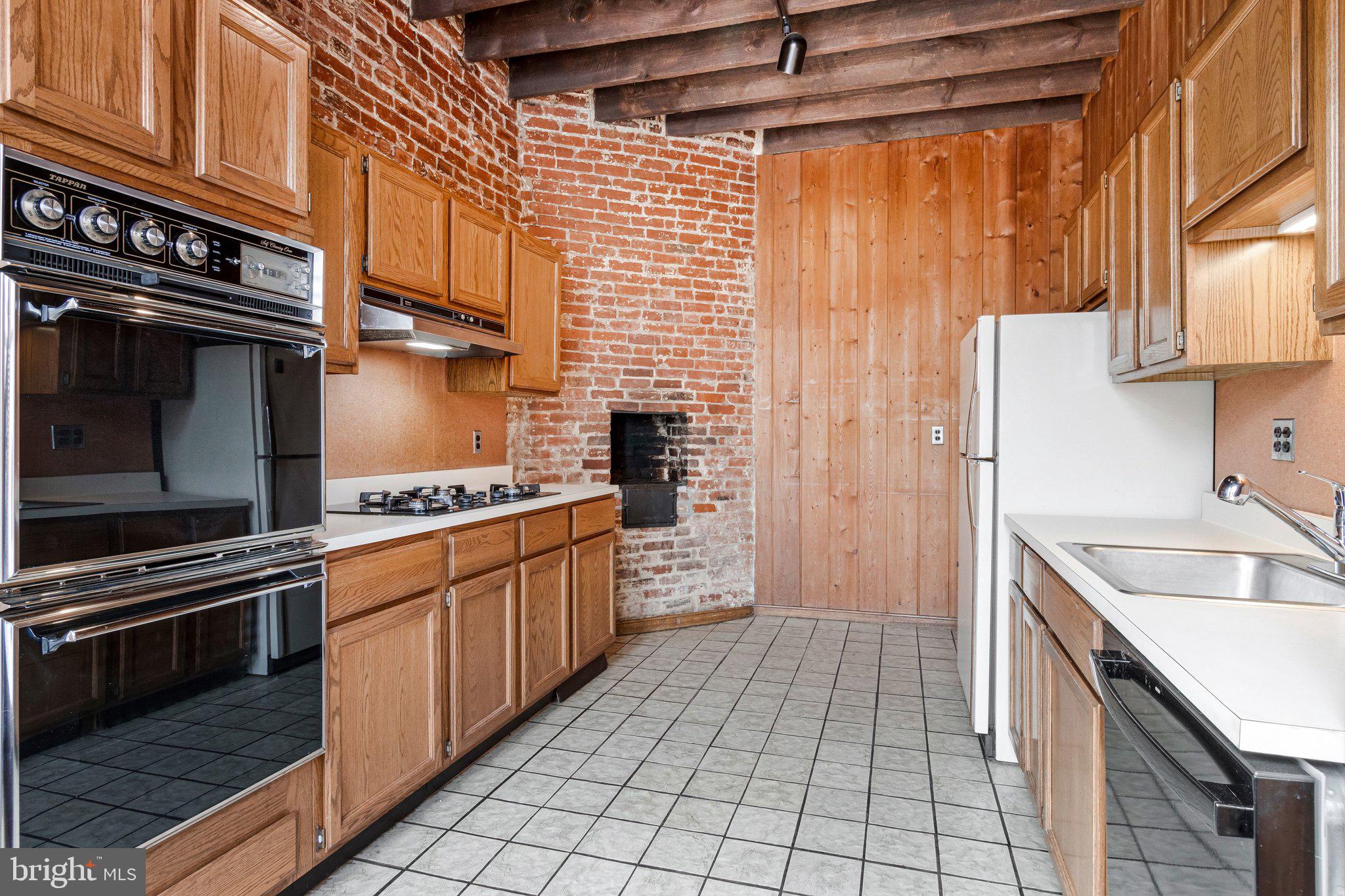 511 2nd Street Southeast Washington, DC 20003 - Photo 8 of 32 Plenty of room for culinary creation + eating in!