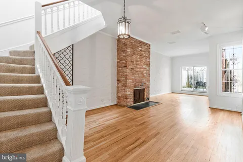 $999,000 | 511 2nd Street Southeast, Washington, DC 20003