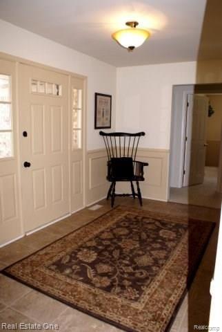6985 Longwood Road Canton, MI 48187 - Photo 3 of 30 Open foyer greets you.!