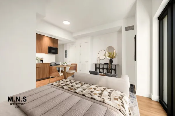 $3,240 | 19 Rockwell Place, Unit 9G | Fort Greene