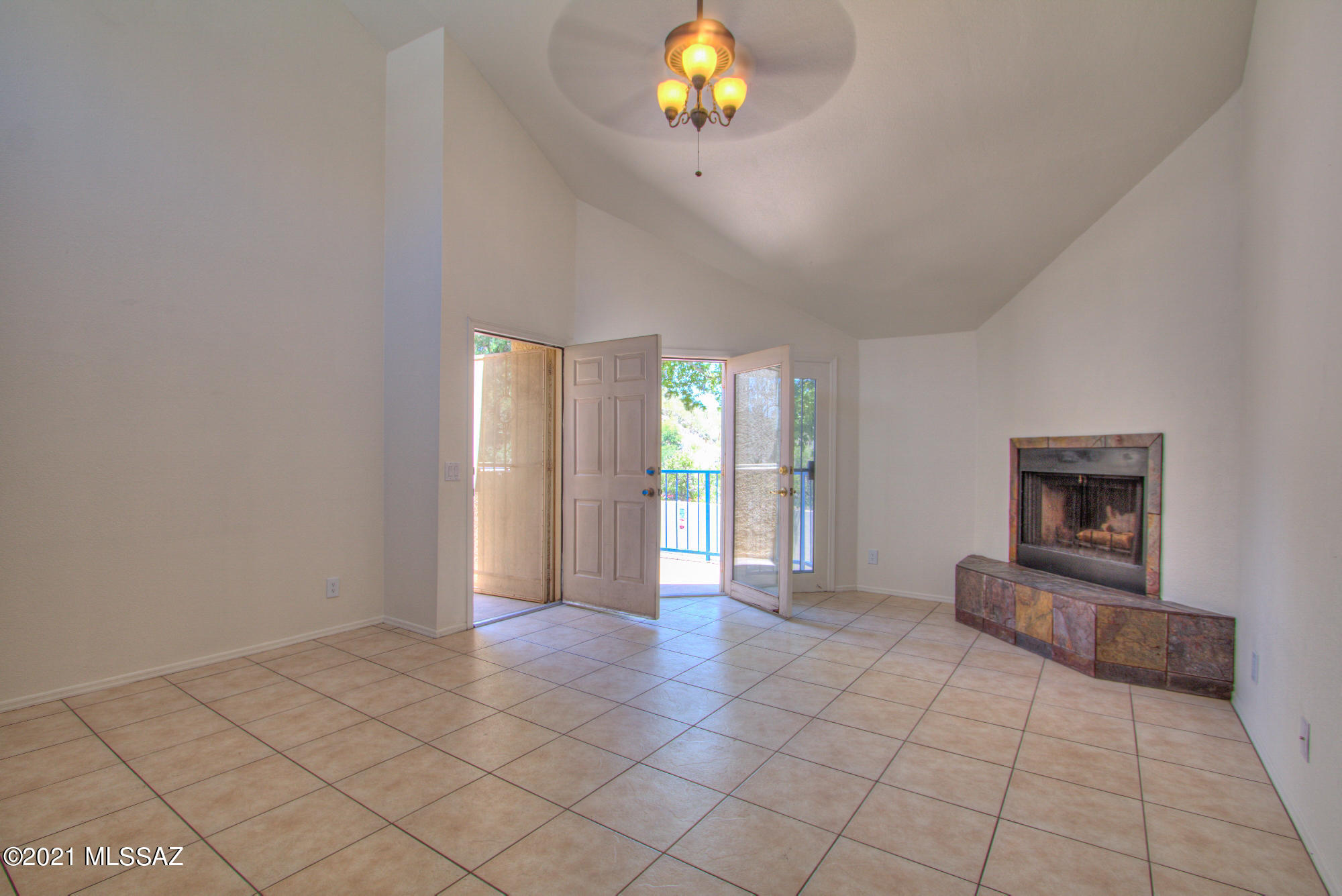 1200 East River Road, Unit D52 Tucson, AZ 85718 - Photo 7 of 15