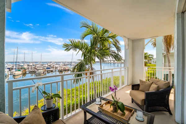 $590,000 | 875 Northwest Flagler Avenue, Stuart, FL 34994