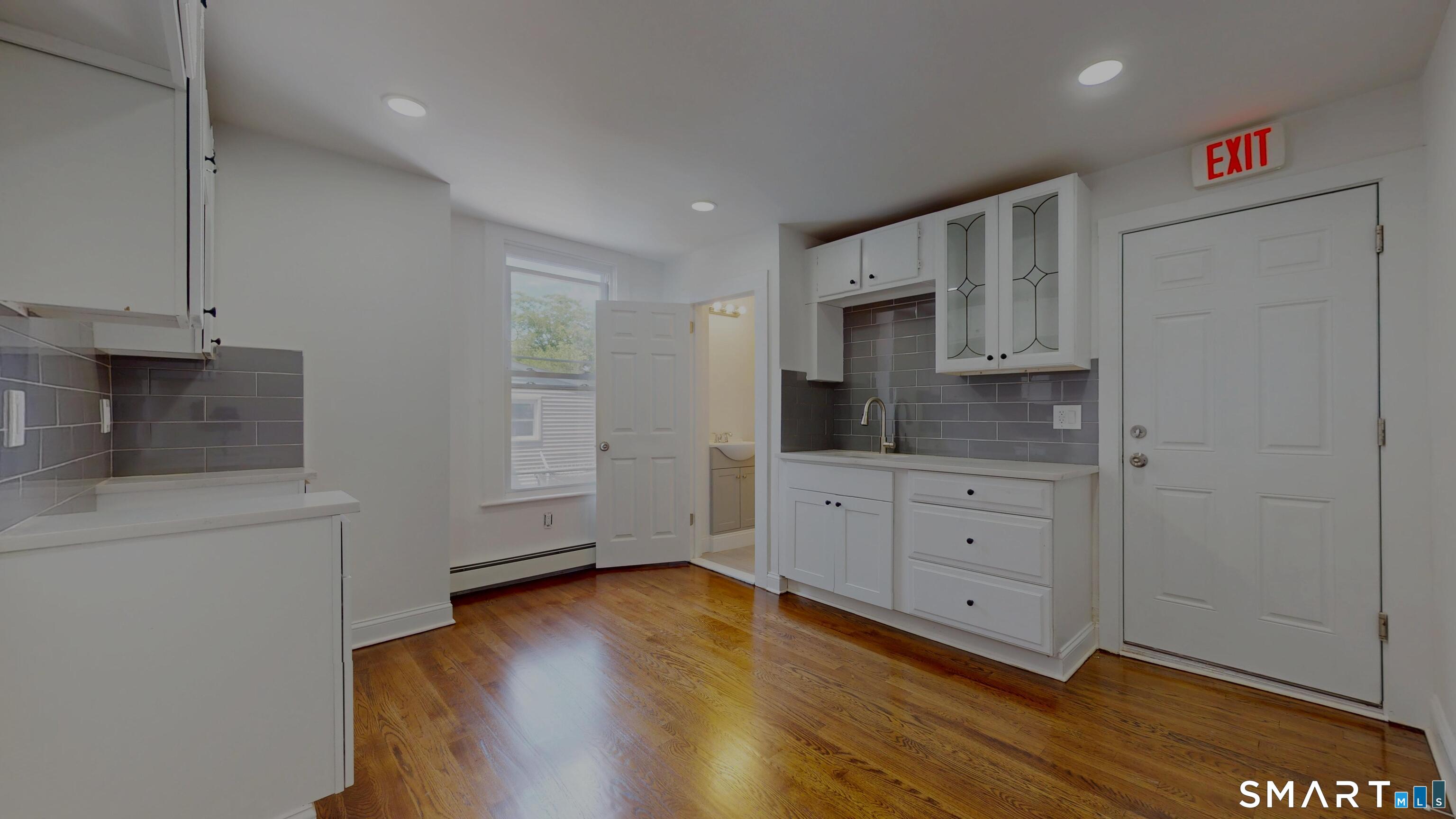 24 Bond Street Hartford, CT 06114 - Photo 15 of 24