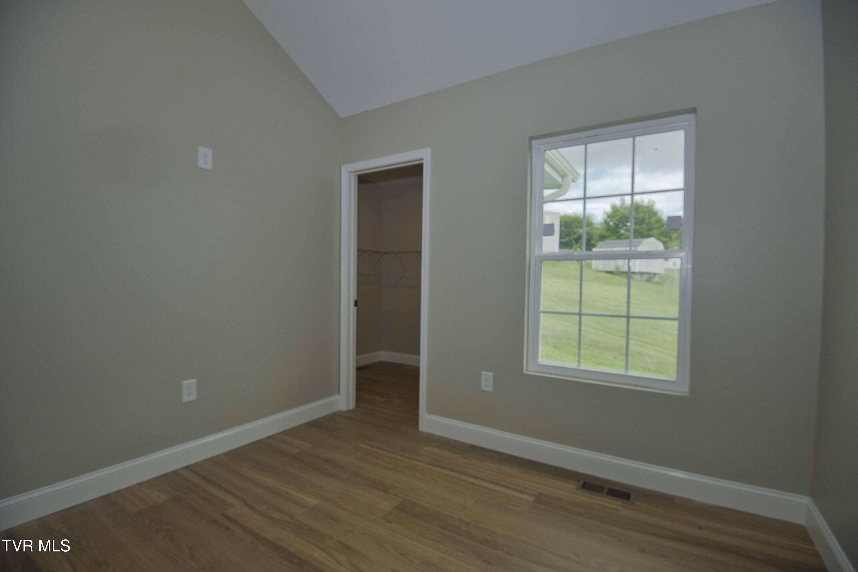 1720 Pendleton Street Kingsport, TN 37660 - Photo 12 of 20 Pendleton_13