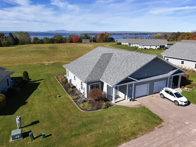 $429,900 | 4 Westside Villiage, Grand Isle, VT 05458
