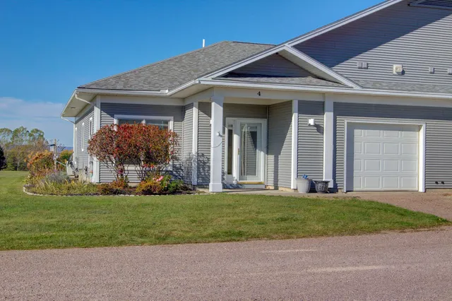 $429,900 | 4 Westside Villiage, Grand Isle, VT 05458