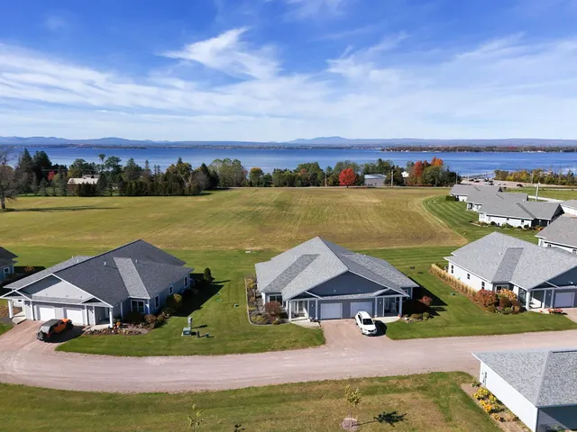 $429,900 | 4 Westside Villiage, Grand Isle, VT 05458