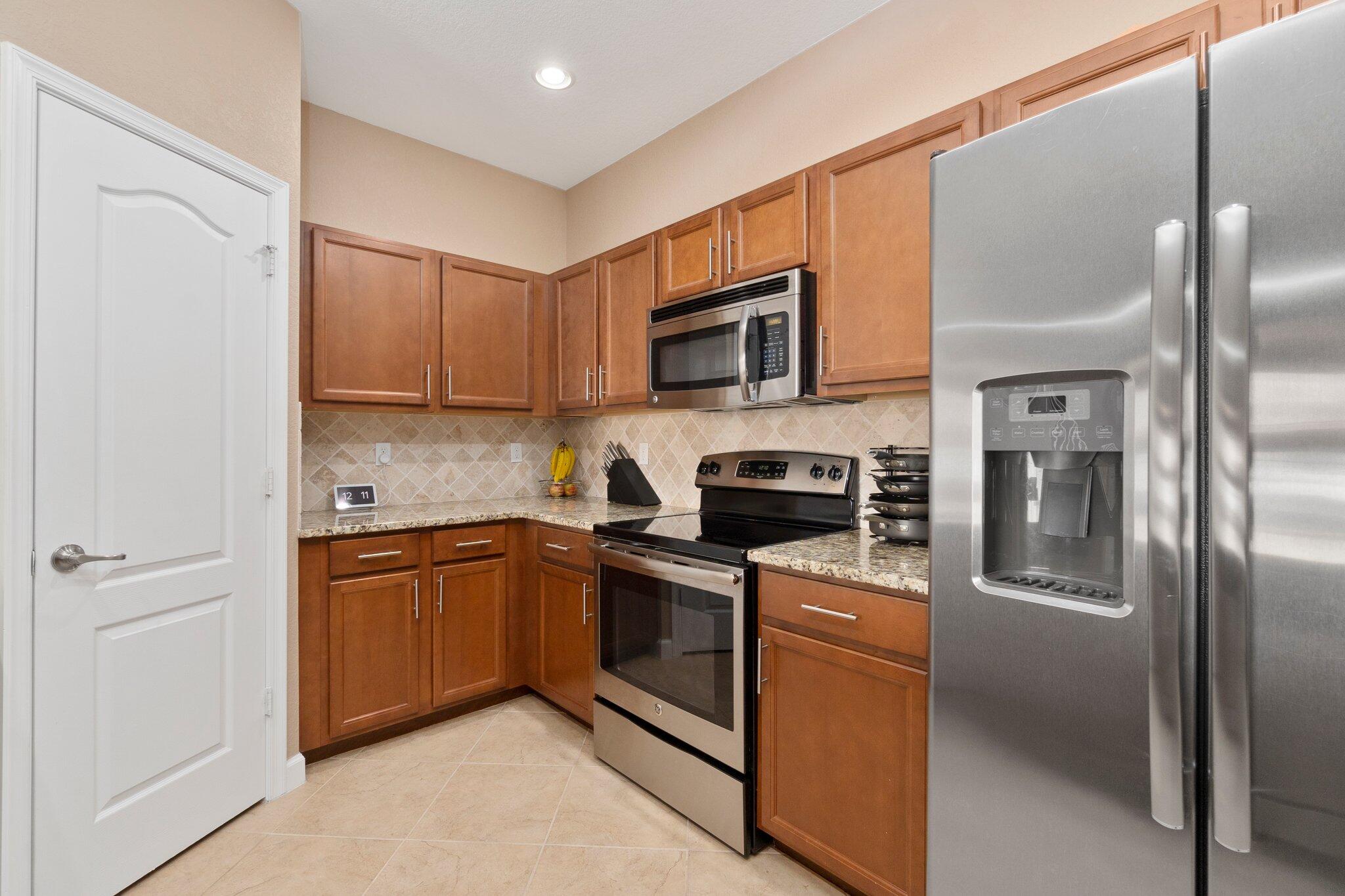 9480 Southwest Merlin Court Stuart, FL 34997 - Photo 4 of 23 9-web-or-mls-DSC07878