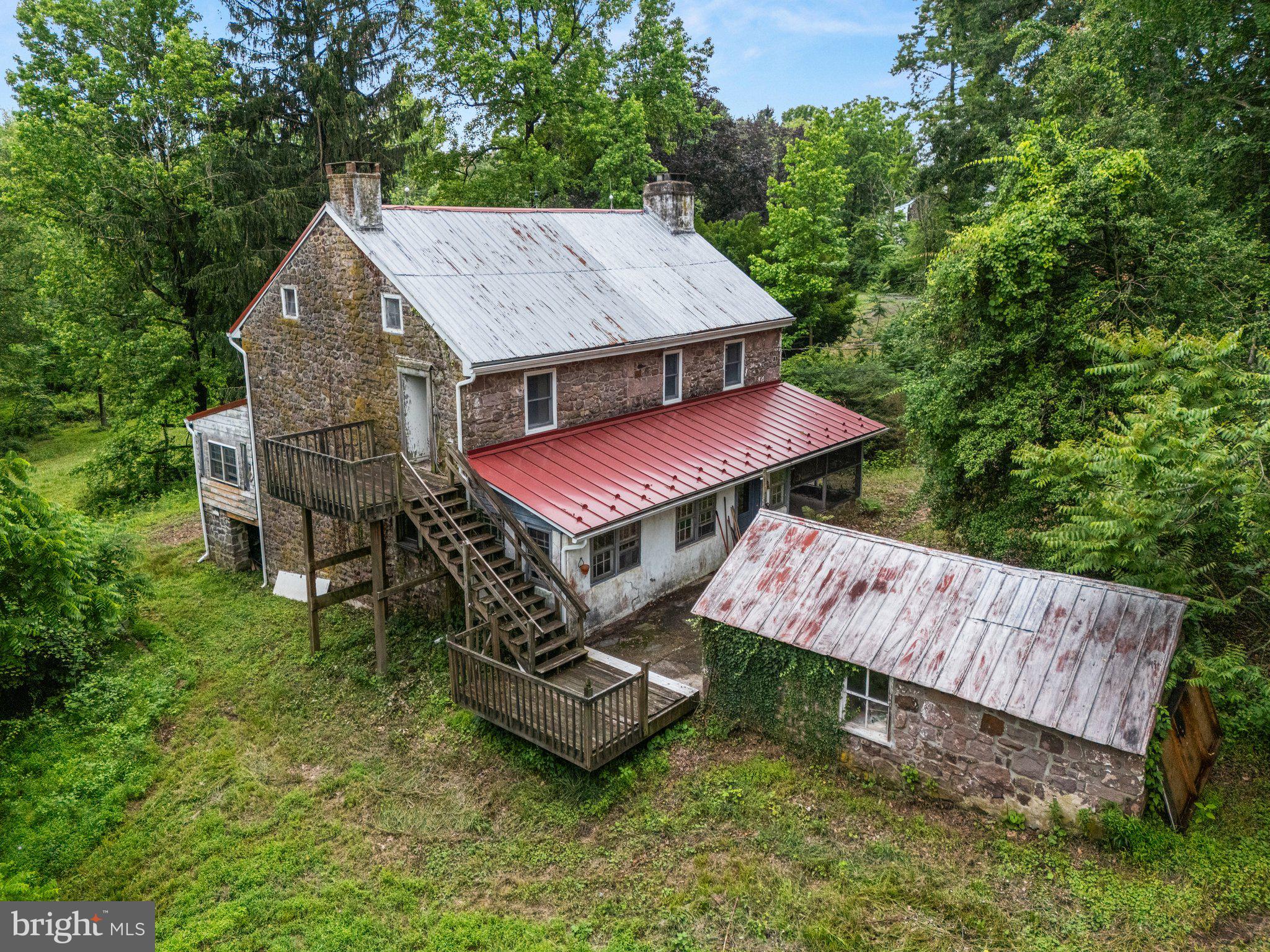 995 Cadmus Road Pottstown, PA 19465 - Photo 6 of 24 House and summer kitchen