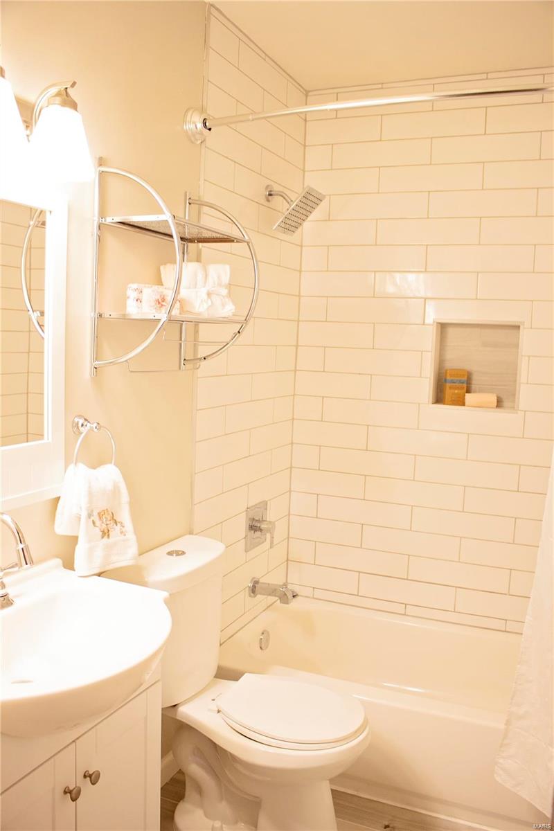 9315 Ridge Avenue St. Louis, MO 63114 - Photo 11 of 17 Gallery Image 11