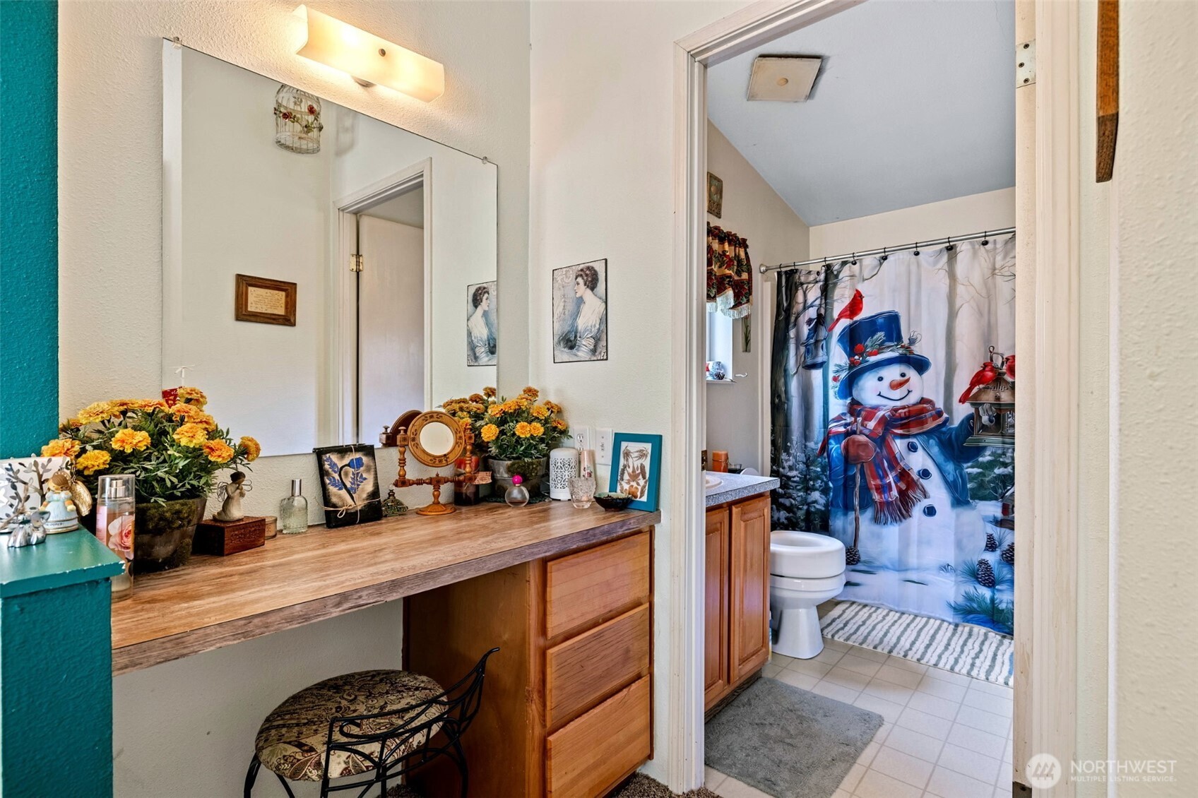 42041 Cedar Street Concrete, WA 98237 - Photo 21 of 33 a view of a hallway