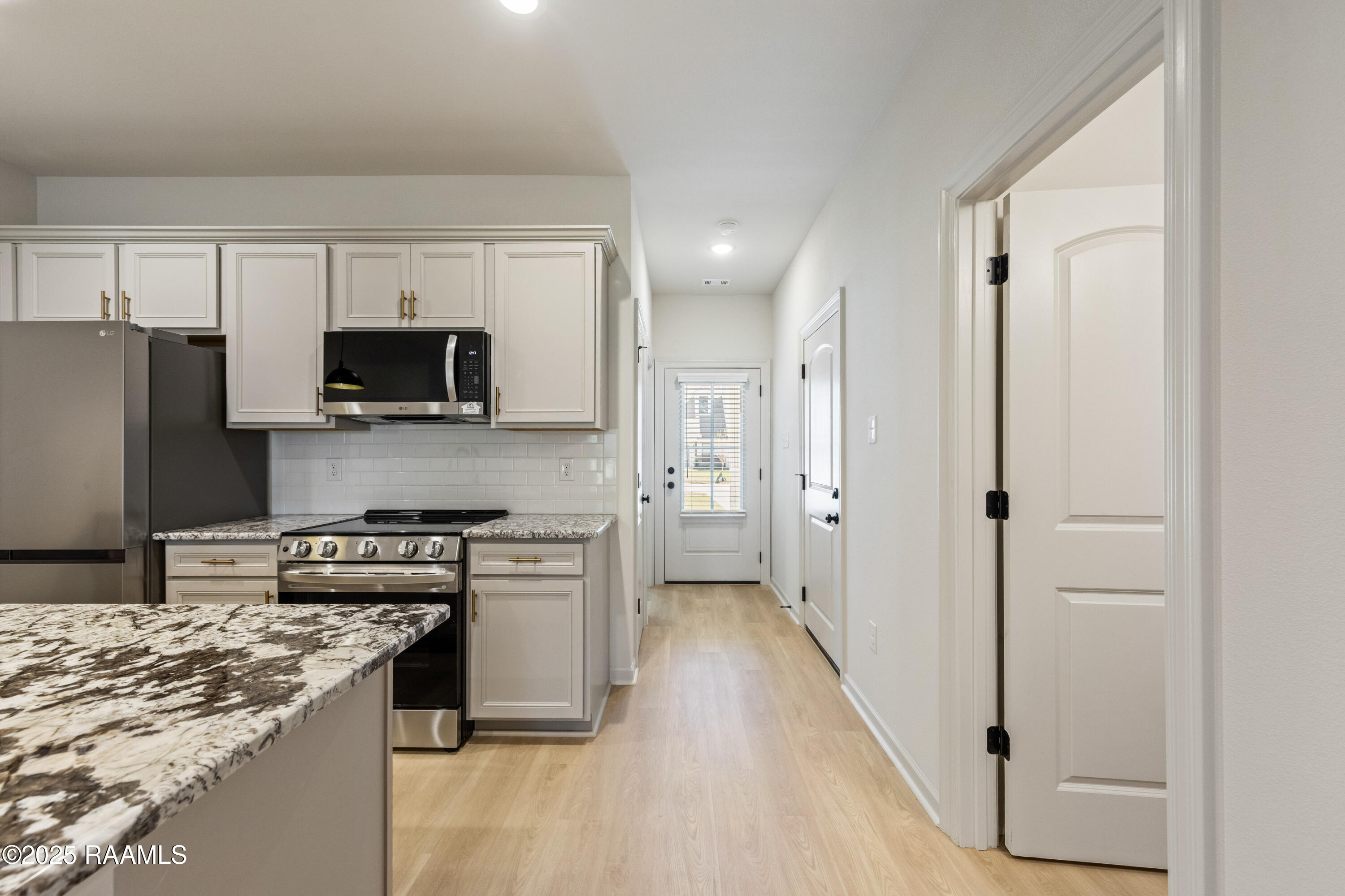 128 Frontier Scott, LA 70583 - Photo 3 of 27 102FosterGrove-9