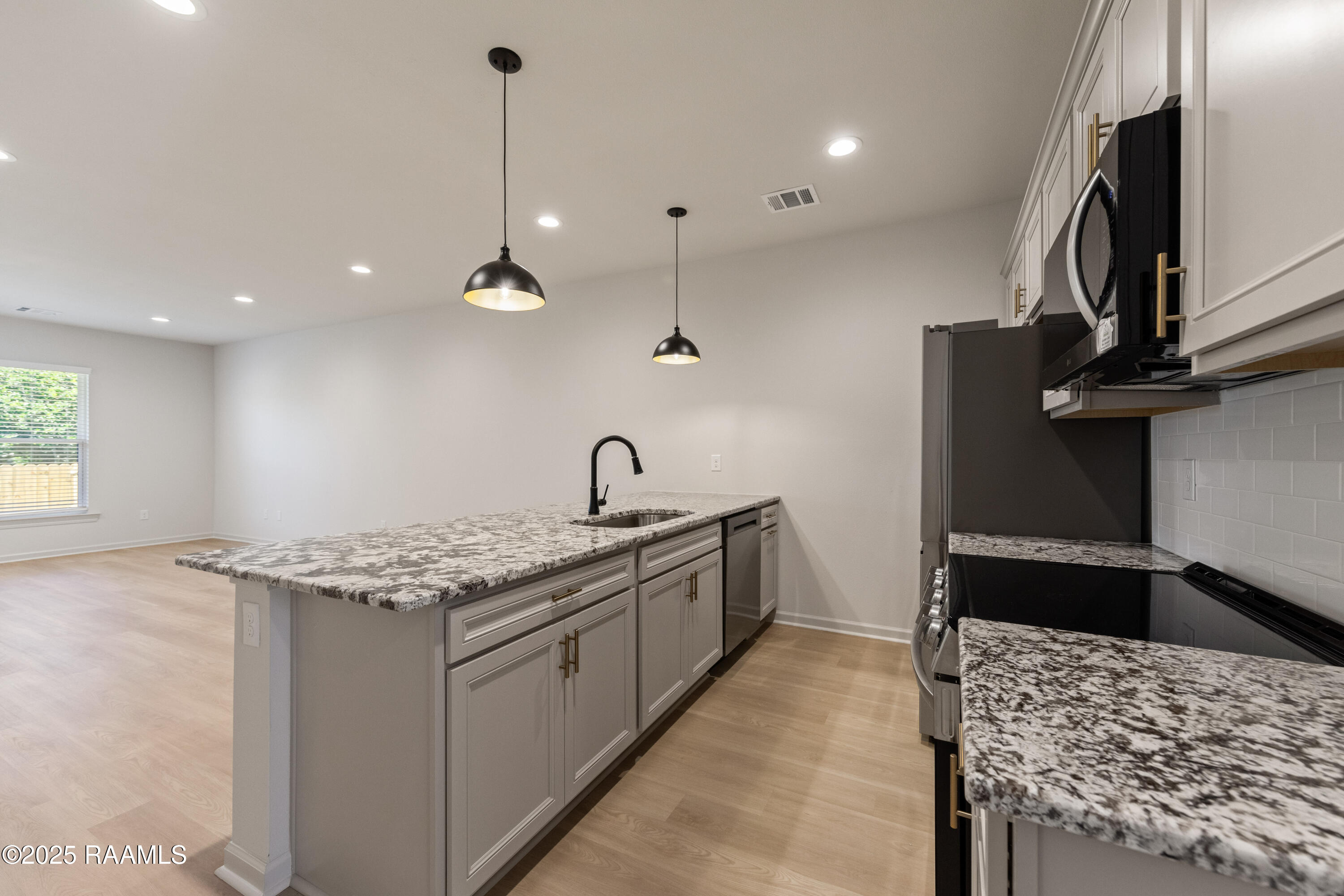 128 Frontier Scott, LA 70583 - Photo 5 of 27 102FosterGrove-14