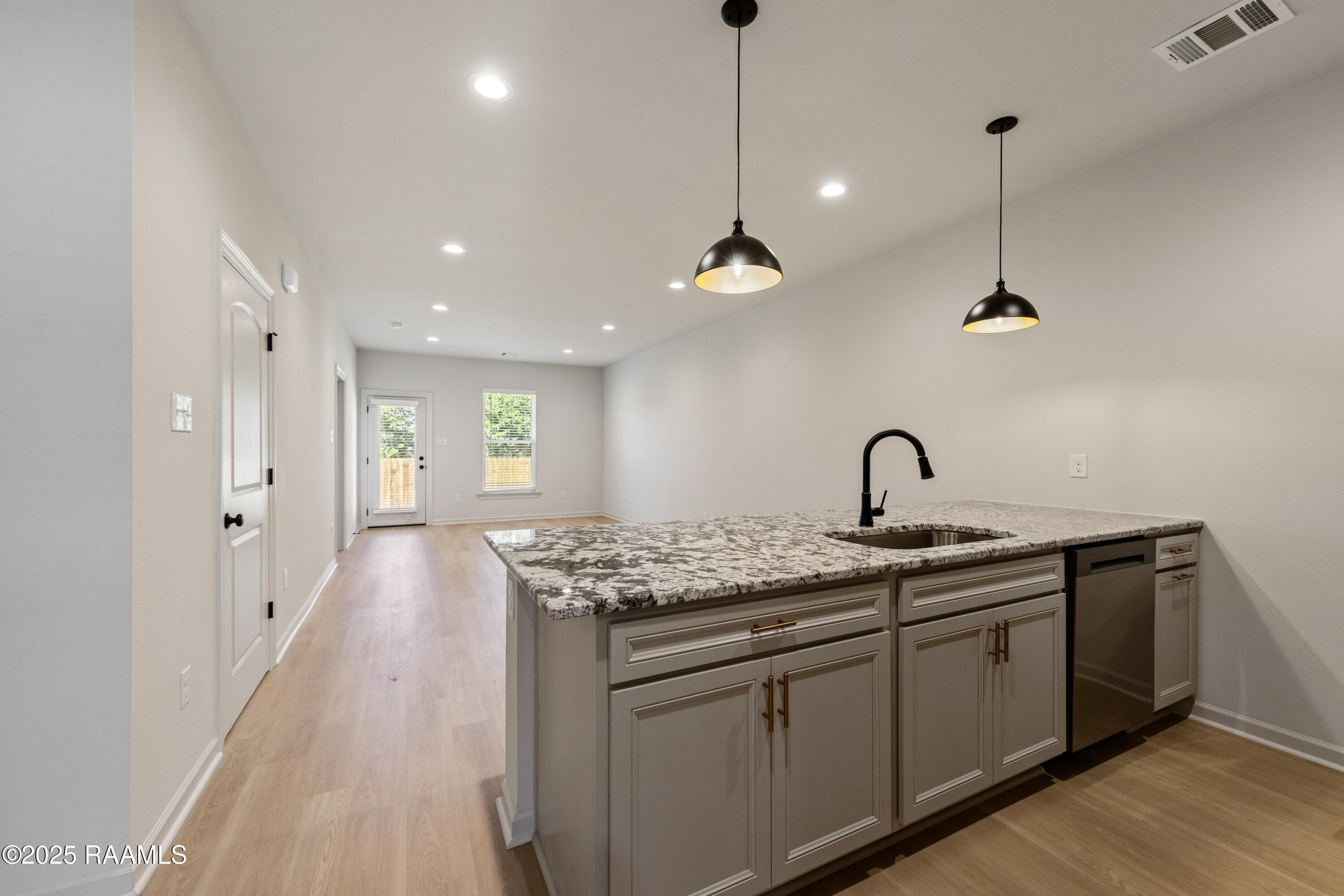 128 Frontier Scott, LA 70583 - Photo 6 of 27 102FosterGrove-17