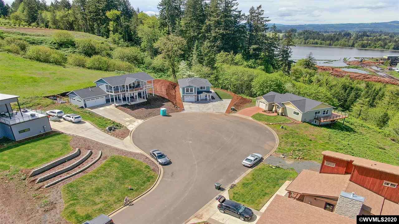 6301 Lakepointe Street Foster, OR 97345 - Photo 3 of 32