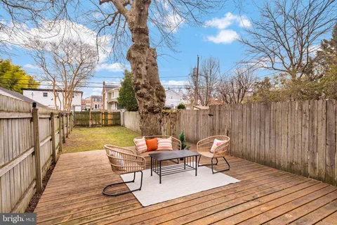 $859,000 | 511 East Nelson Avenue, Alexandria, VA 22301