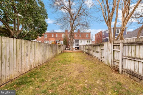 $859,000 | 511 East Nelson Avenue, Alexandria, VA 22301