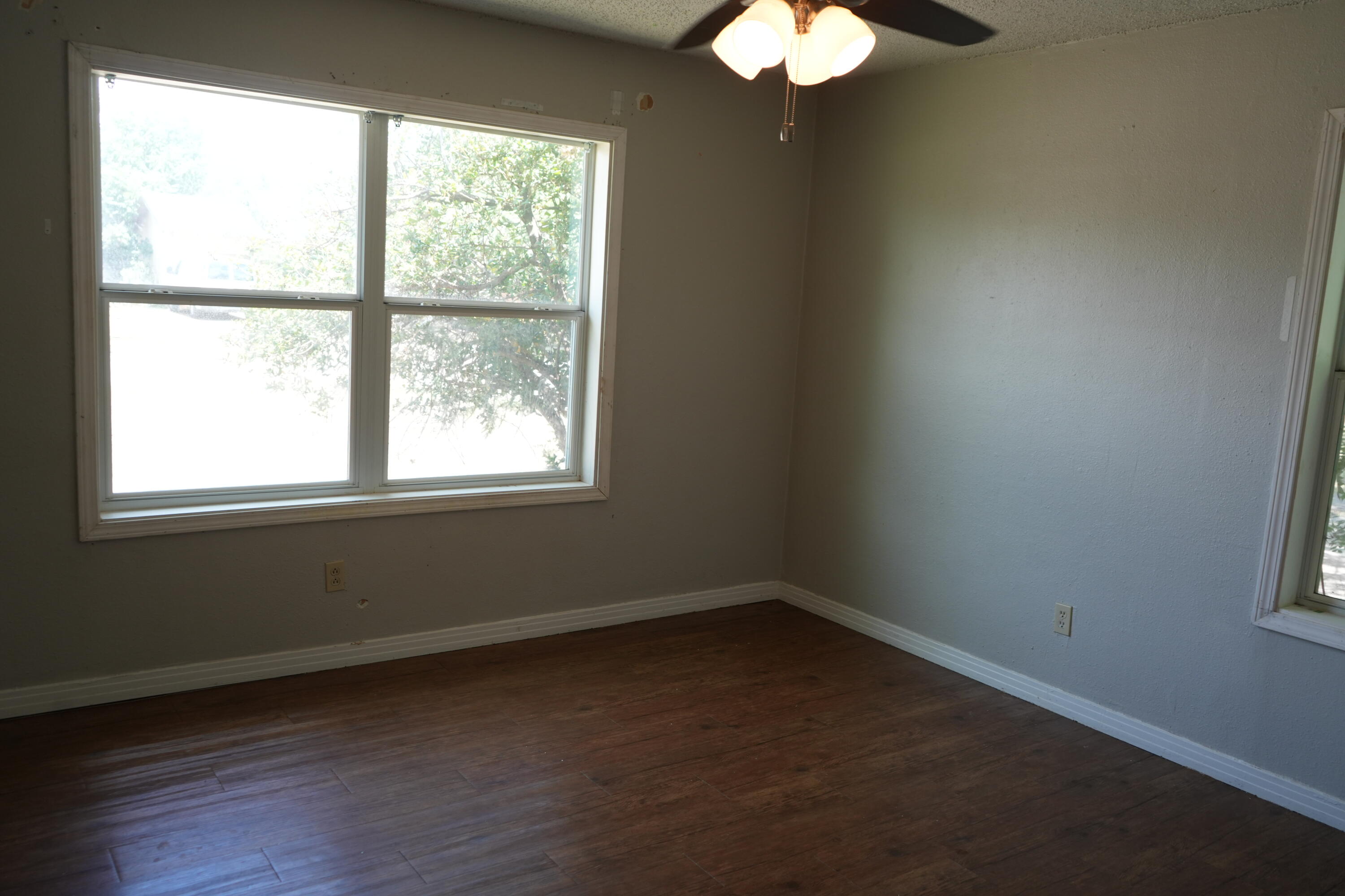 4109 31st Street Lubbock, TX 79410 - Photo 3 of 10 DSC06620