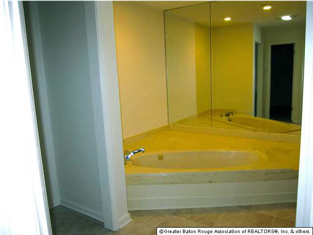 1845 Stonegate Court Baton Rouge, LA 70815 - Photo 15 of 24 Gallery Image 15