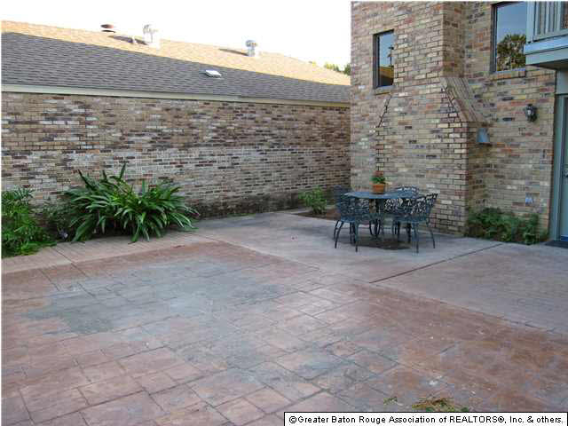1845 Stonegate Court Baton Rouge, LA 70815 - Photo 2 of 24 Gallery Image 2