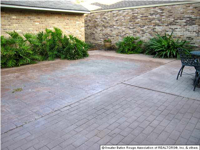 1845 Stonegate Court Baton Rouge, LA 70815 - Photo 3 of 24 Gallery Image 3