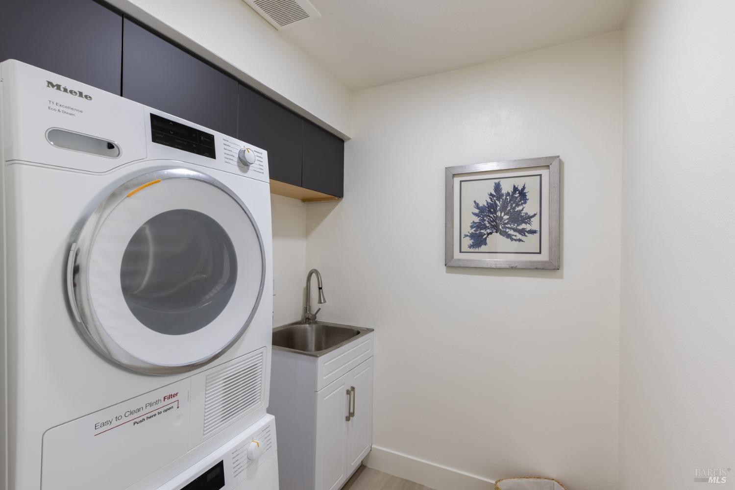 1720 Milton Road Napa, CA 94559 - Photo 19 of 34 Washer and Dryer on the living level